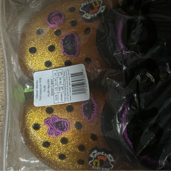 Limited edition hocus pocus crocs - Picture 5 of 9